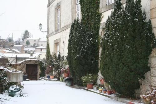 Le Voltaire Panzió Airvault Kültér fotó